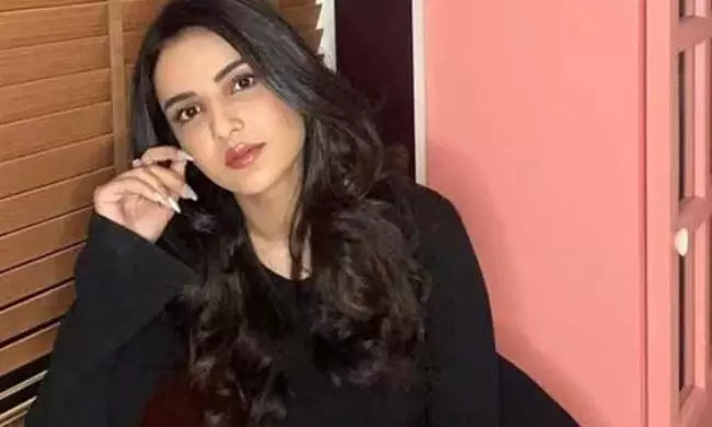 webnexttech | Bollywood actress Jasmin Bhasin loses eyesight after wearing lenses