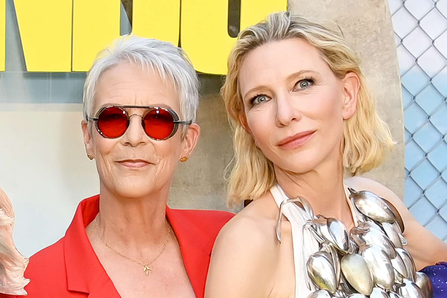 webnexttech | Jamie Lee Curtis Helps Cate Blanchett Avoid a Red Carpet Wardrobe Malfunction: 'I Got Her Back'