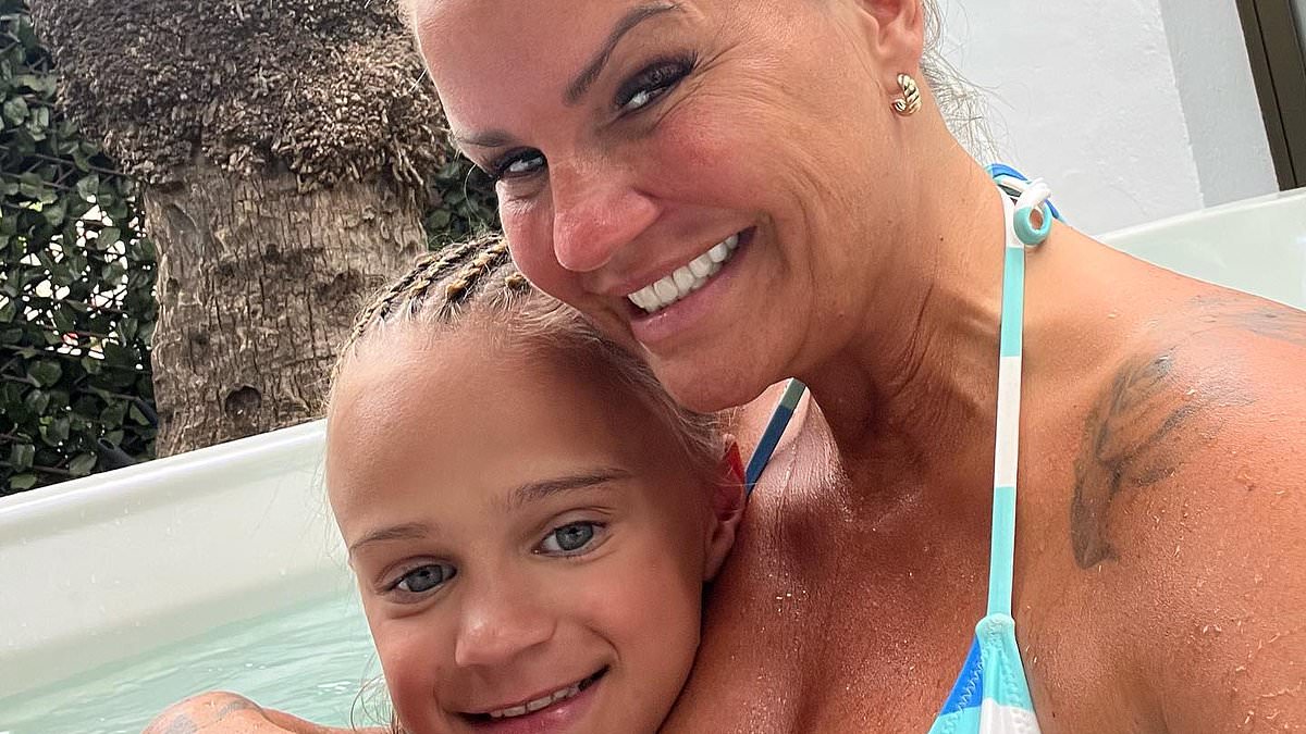 webnexttech | Kerry Katona slams schools for teaching 'pointless subjects like geography when we have AI and Google' as she calls for kids to be taught 'real-life skills'