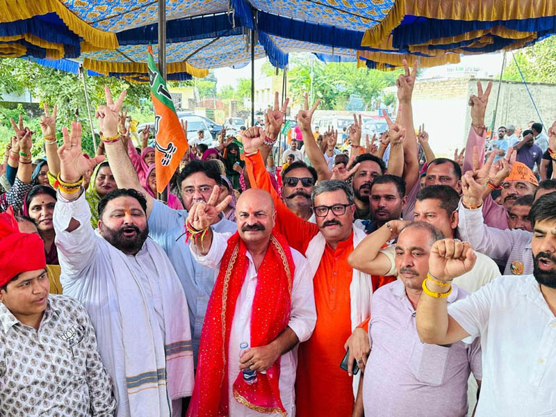 webnexttech | BJP  candidate from Jammu East, Yudhvir Sethi during an election meeting at Athem on Saturday