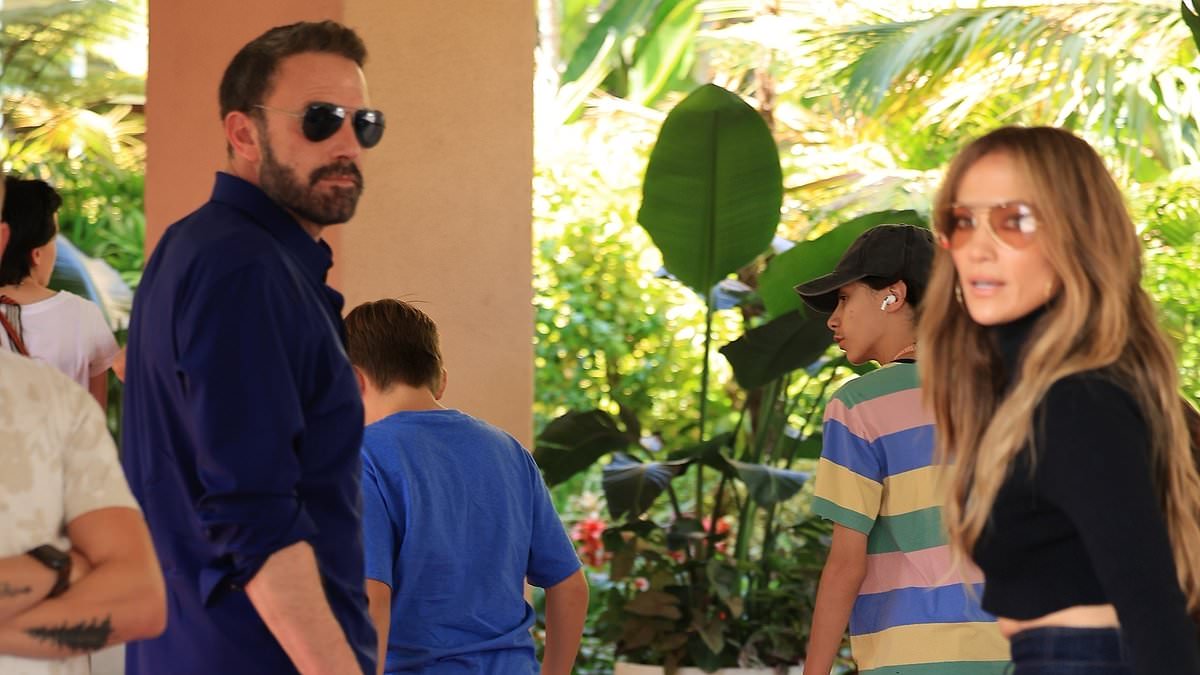 webnexttech | Ben Affleck and Jennifer Lopez have tense conversation as they reunite for the FIRST time amid divorce at Beverly Hills Hotel with their children