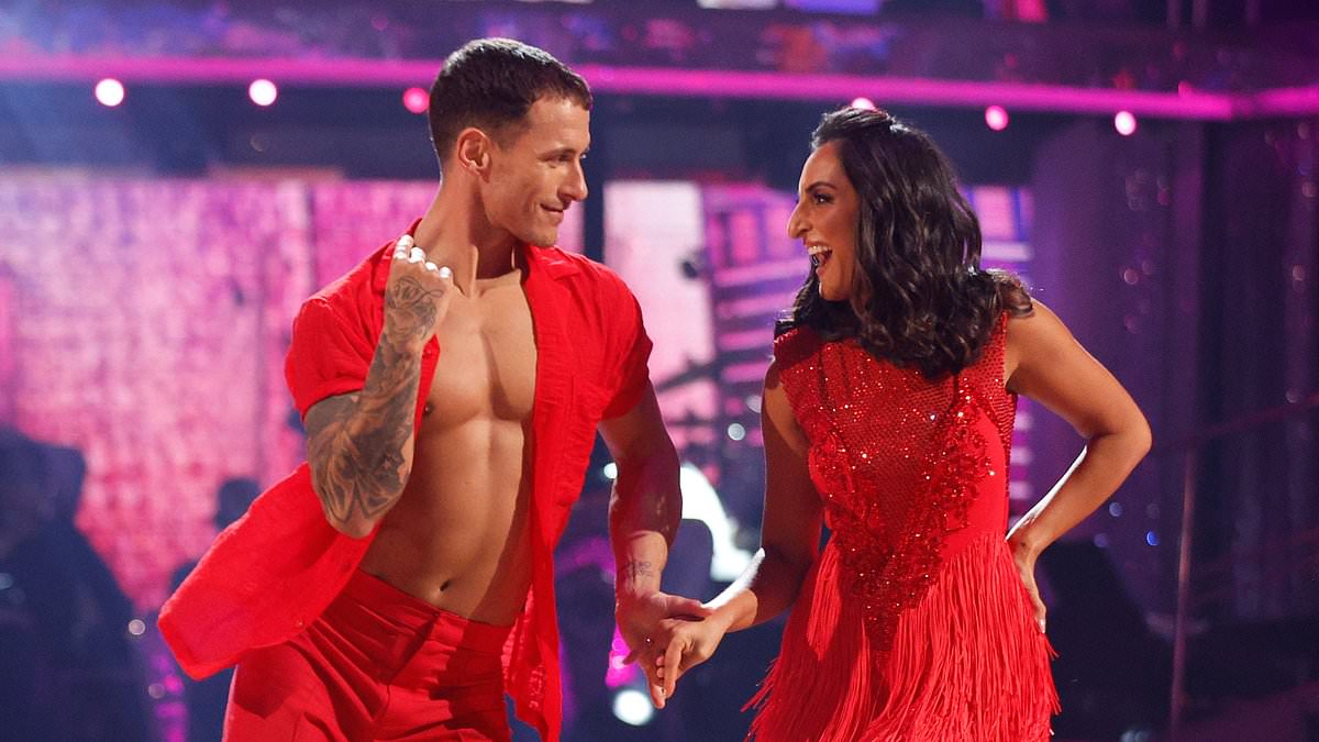 webnexttech | Strictly Come Dancing 'suffers yet another devastating blow as scandal-plagued show's first live episode sees ratings plummet to lowest EVER'