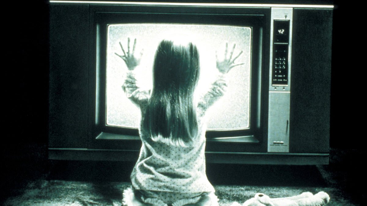 webnexttech | Poltergeist house is becoming an Airbnb to replicate iconic film's sets... after selling for $1.28 MILLION