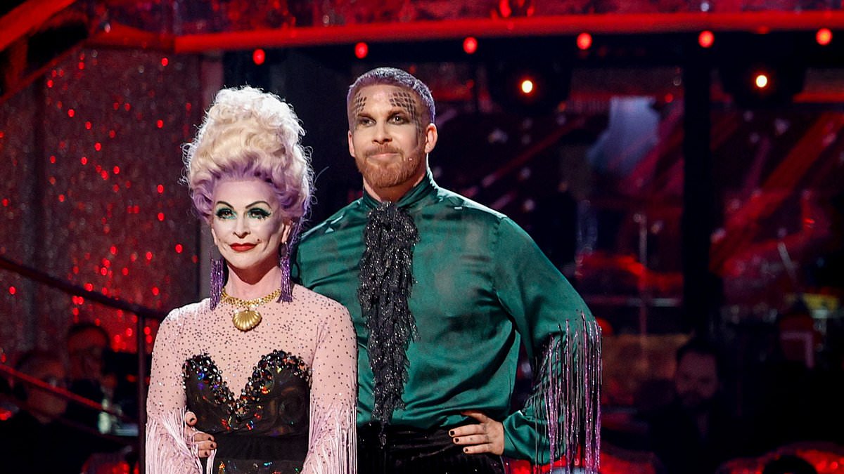 webnexttech | Strictly Come Dancing's Toyah Willcox becomes second star to waltz away as singer loses tense dance off to footballer Paul Merson - following husband Robert booing the judges