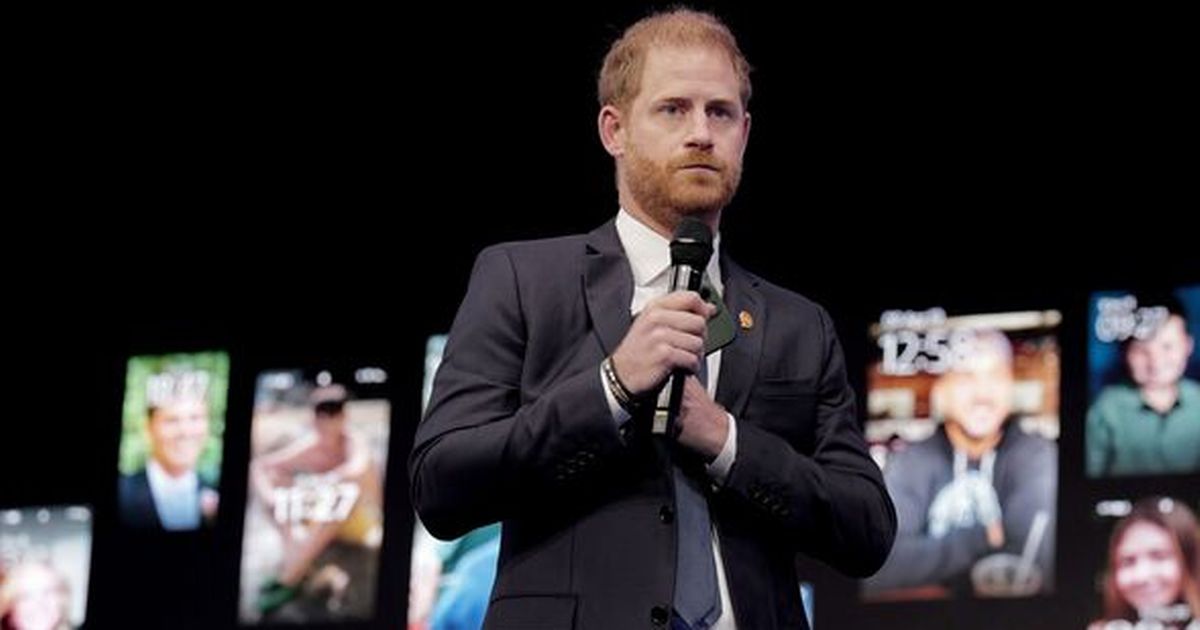 webnexttech | Prince Harry's very telling 'eye roll' when asked about Royal Family working together