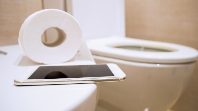 webnexttech | Stop reading books, put away your smart phone and get off the friggin' toilet [PSA]